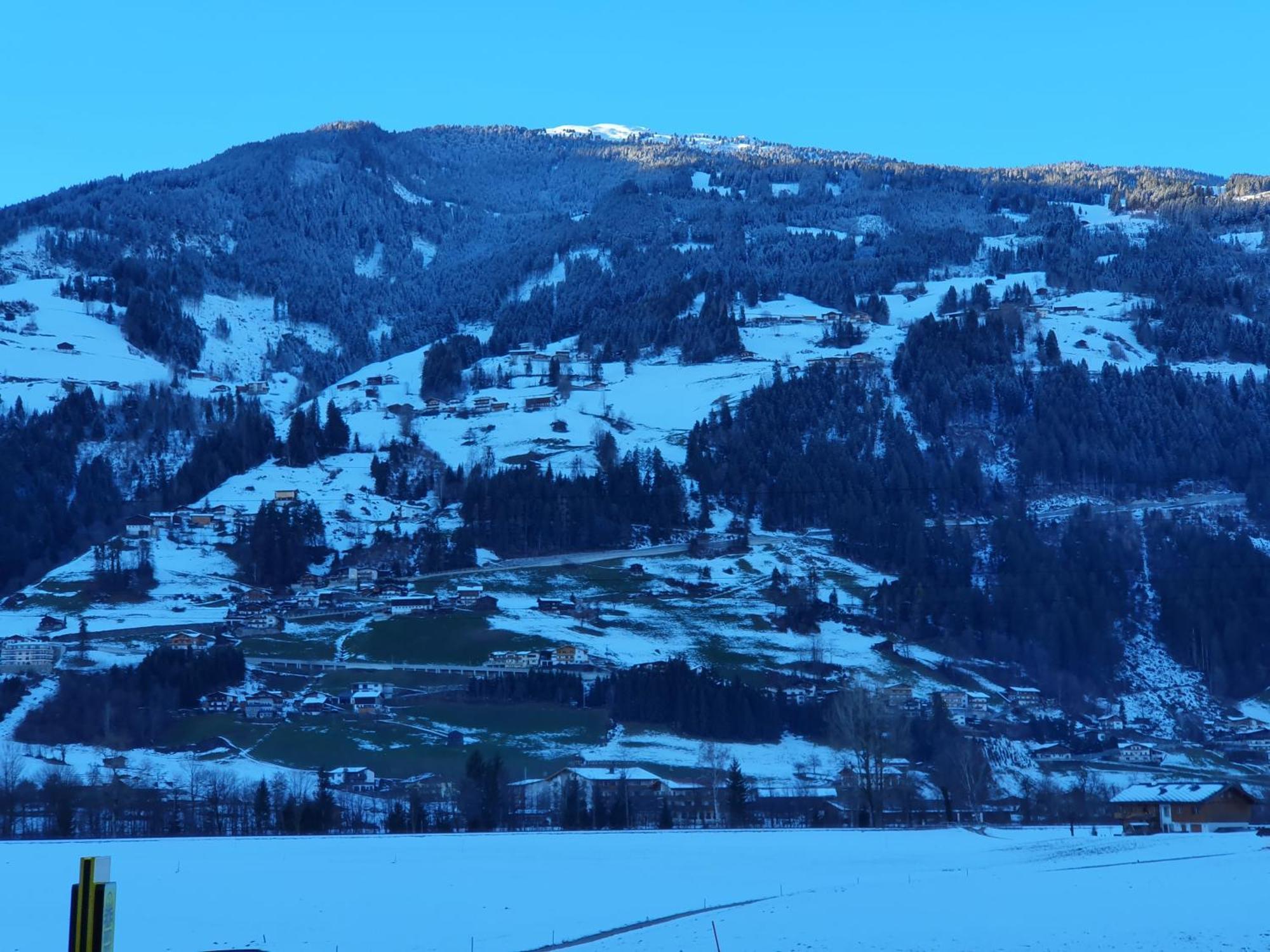 Ferienwohnung Kroell Zell am Ziller Bilik gambar